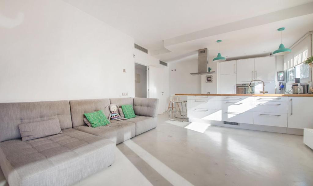 Magnificent Apartment Close To The Beach Sant Adrià de Besòs Extérieur photo